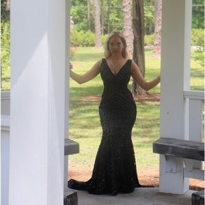 Prom dress. size: 2-4. Worn for 2 hours